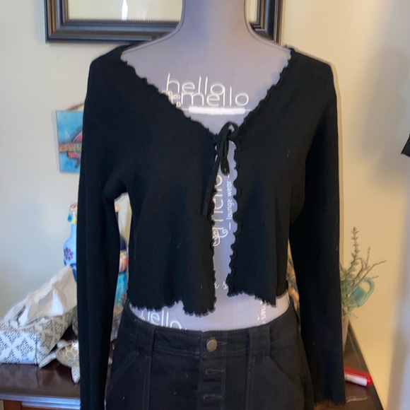 ❤️Black Medium Crop cardigan ❤️ - Picture 1 of 3